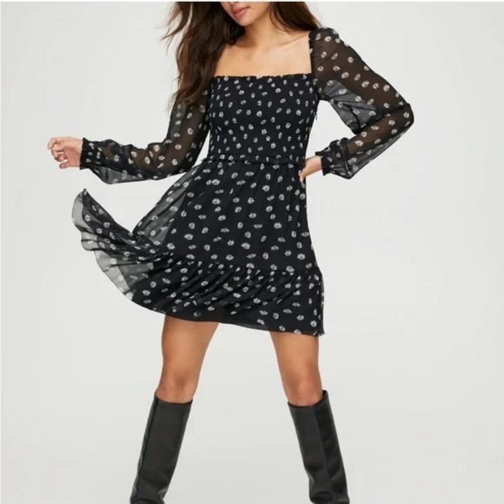 Aritzia Wilfred Tempest Mini Dress in Black Daisy Floral Print